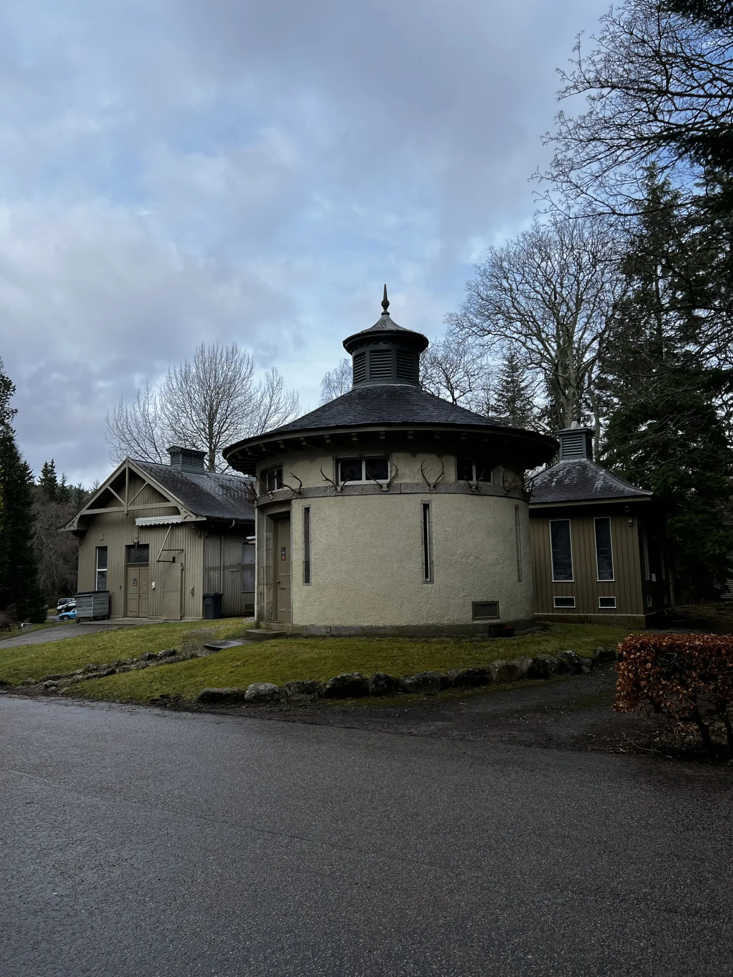 Balmoral Castle details and grounds